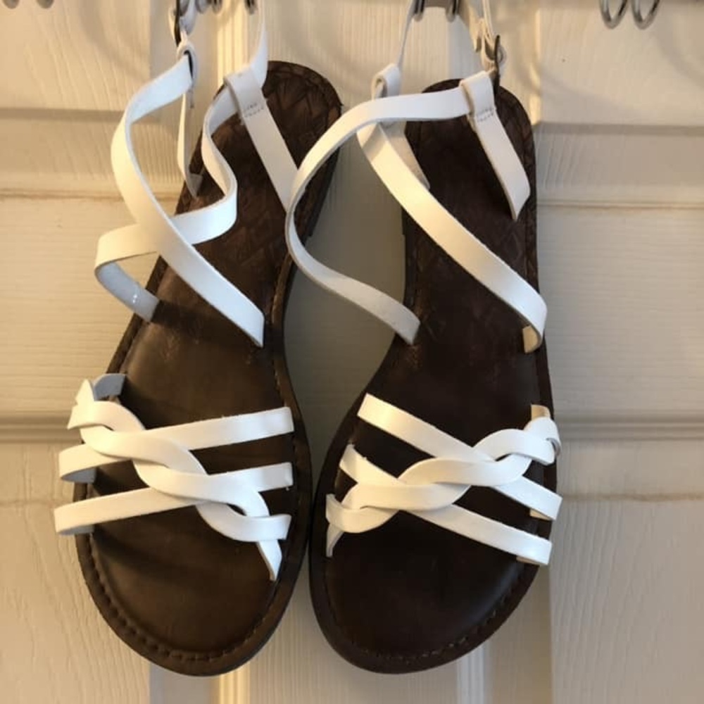 TIME & TRU SANDALS